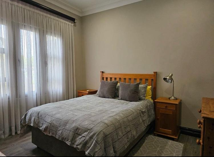 To Let 5 Bedroom Property for Rent in Jim Fouchepark Free State